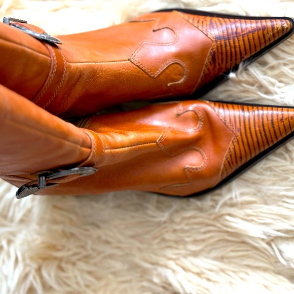 Steve Madden: Caramel Leather Pointed-toe boots, - Picture 5 of 5